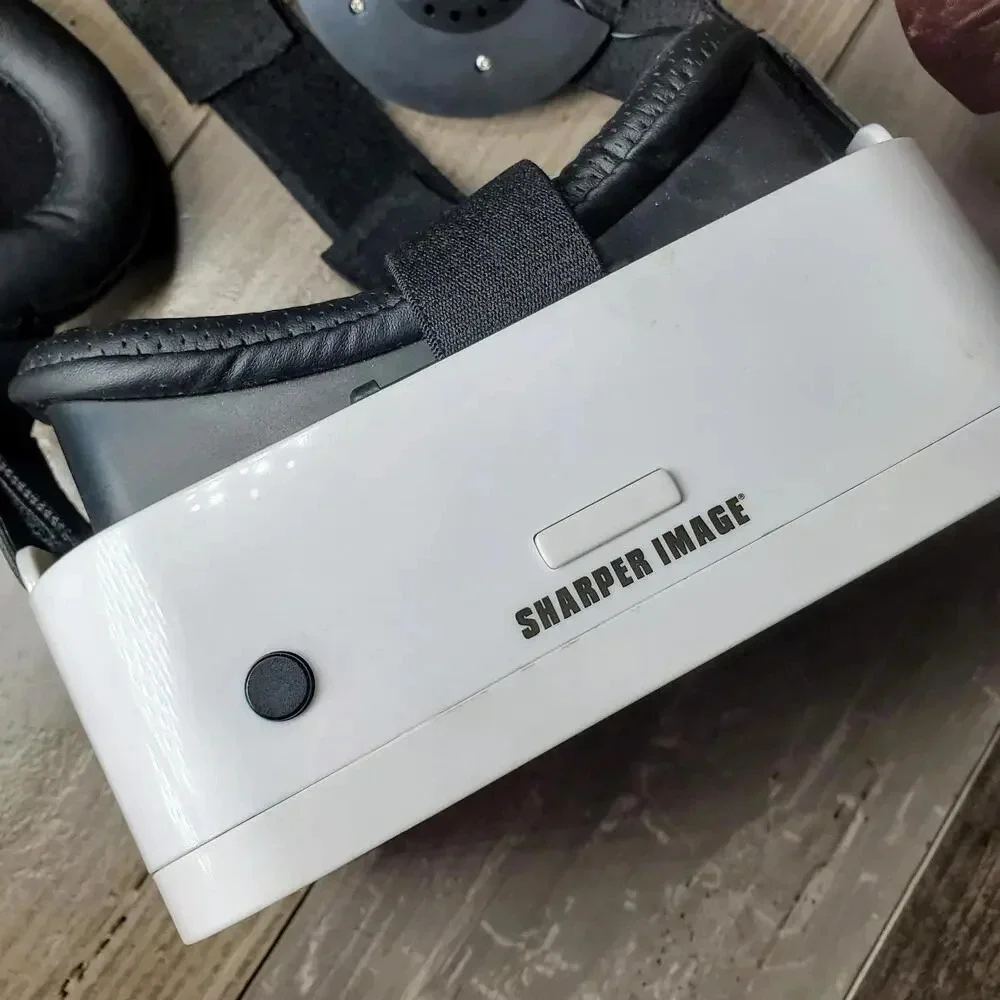 Sharper Image Virtual Reality Smartphone Wireless Bluetooth Viewer w/ Headphones